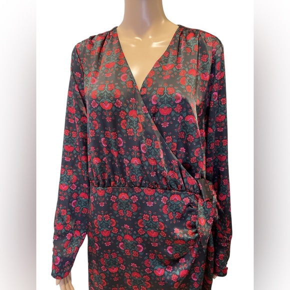 On 34TH Black and Red Wrap Style Dress with Bishop Sleeves V-Neck Size L - Picture 3 of 6